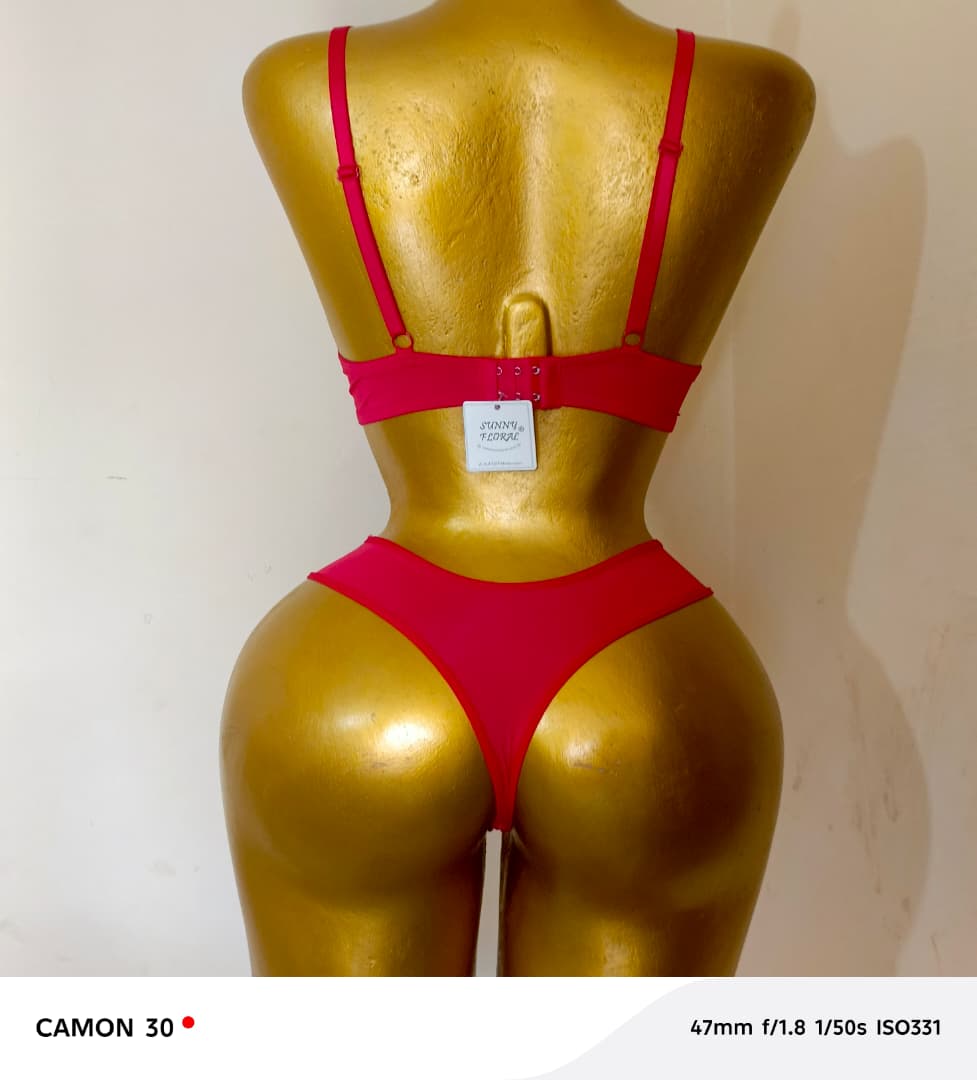 Soutien-gorge Bandeau + String