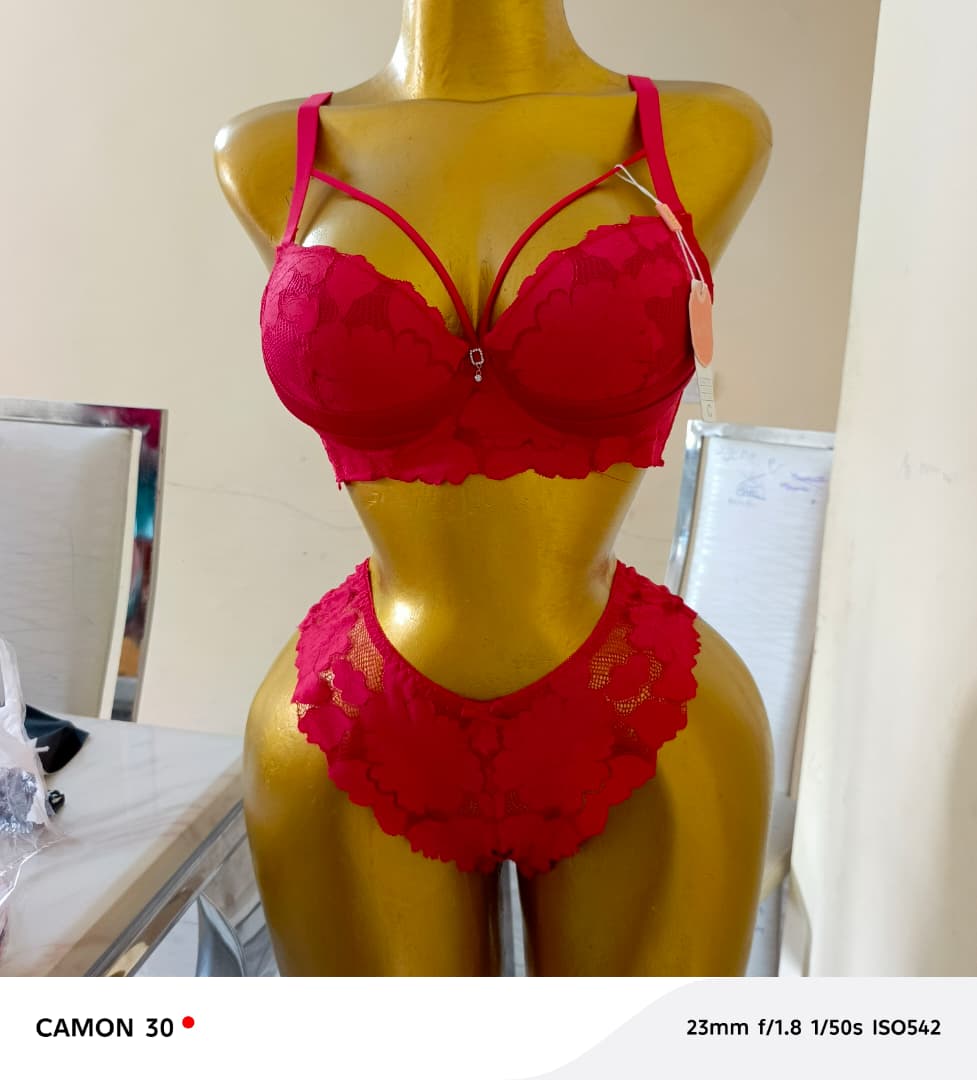 Soutien-gorge Bandeau + String
