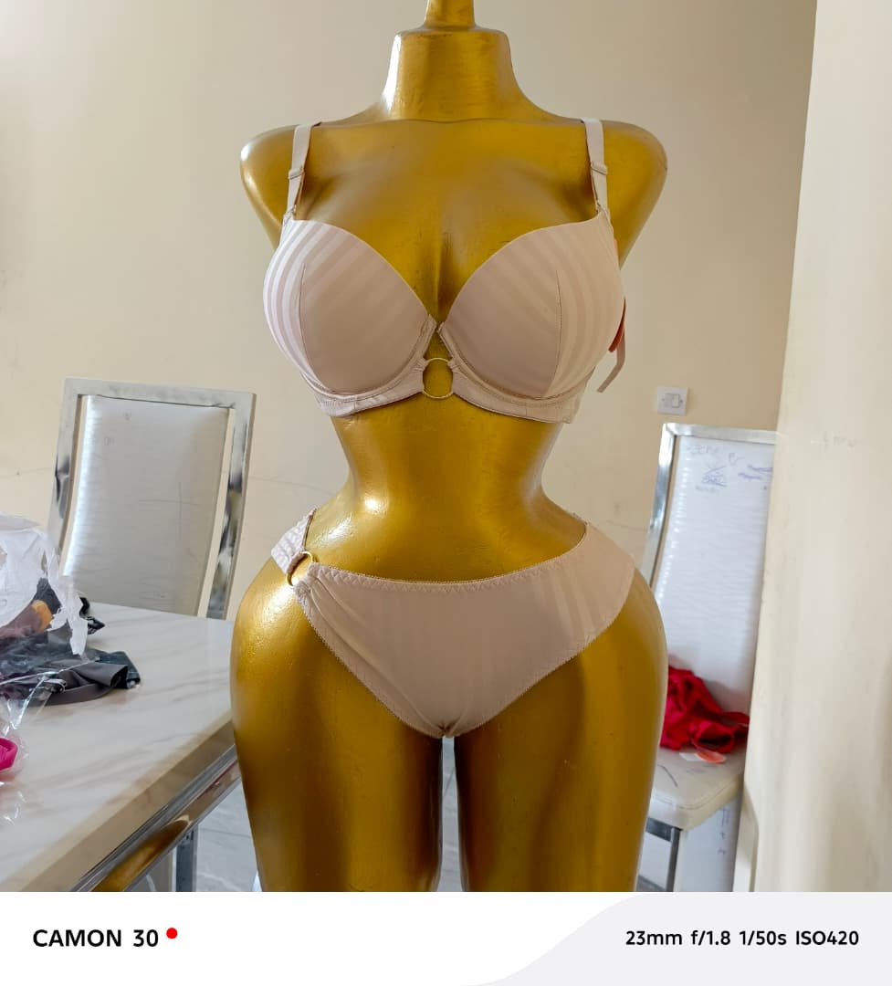Soutien-gorge Bandeau + String